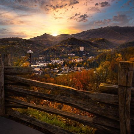 Smoky Mountain Gem Villa Gatlinburg Exterior foto